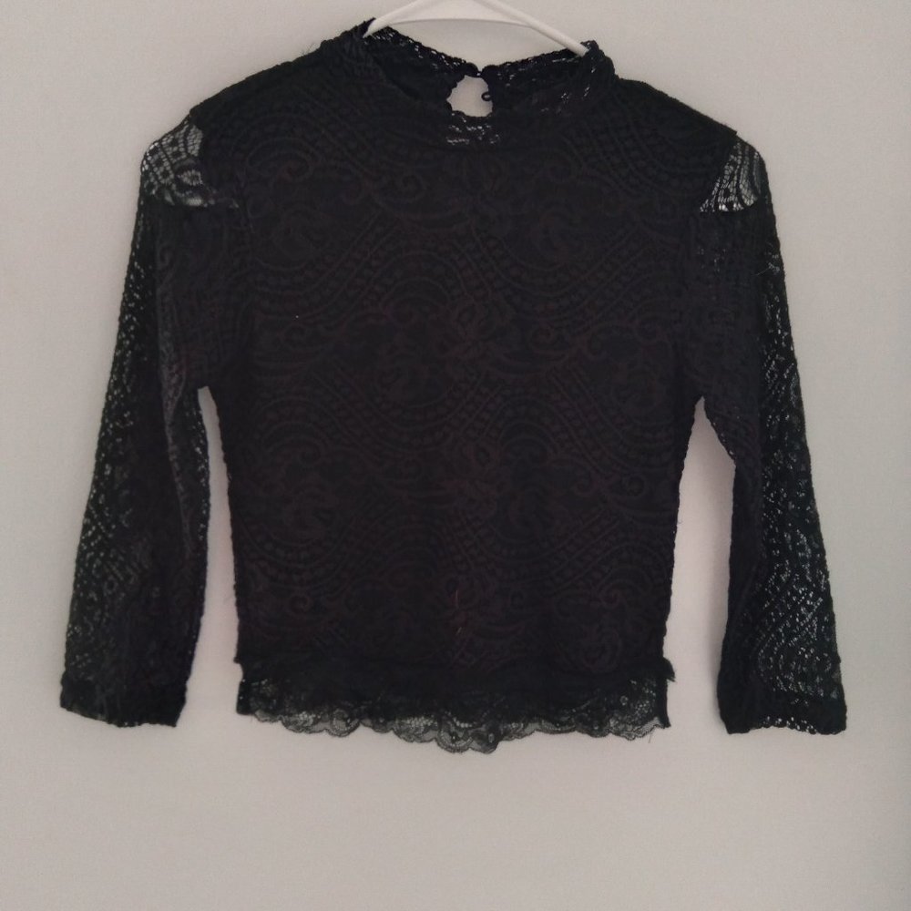 Half sleeve crop top